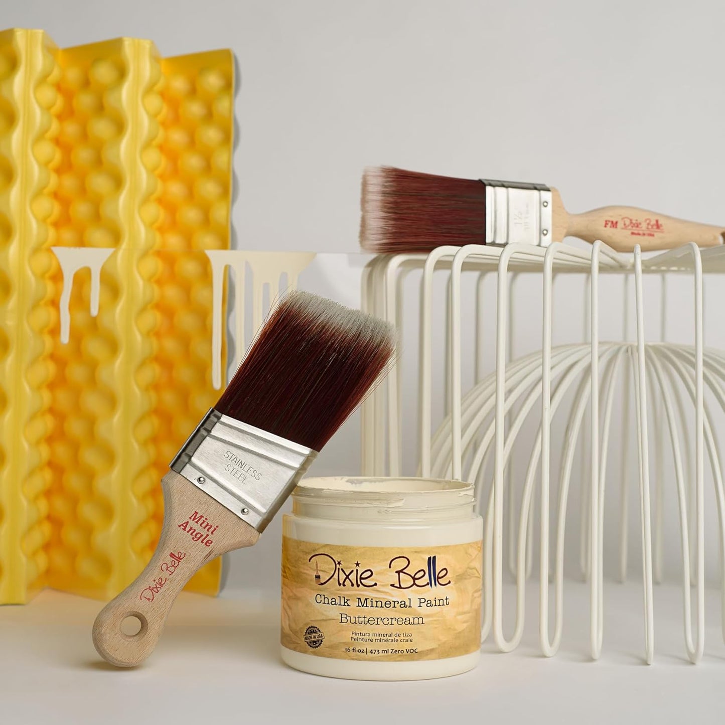 Dixie Belle Paint Company Chalk Finish Furniture Paint - Buttercream (1 Gallon - 128oz) - Matte Creamy White Chic Chalk Mineral DIY Furniture Paint