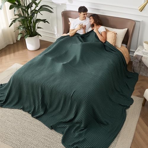 Bedsure Cooling Waffle Blanket for Hot Sleepers, Dark Green, Oversized King - Image 3