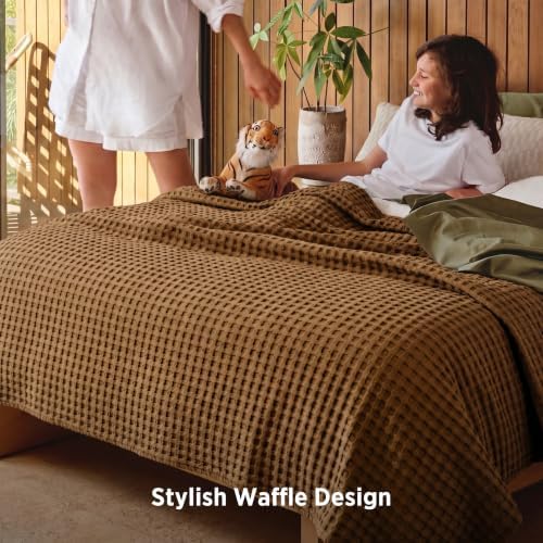 Bedsure Cooling Waffle Blanket for Hot Sleepers, Burnt Orange - Image 5