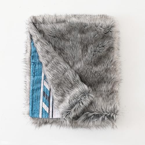 Luxury Plush Faux Fur Throw Blanket - Image 5