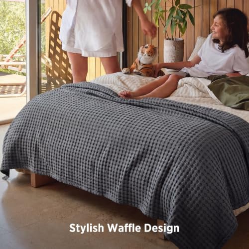 Bedsure Cooling Waffle Blanket for Hot Sleepers, Dark Grey - Image 5
