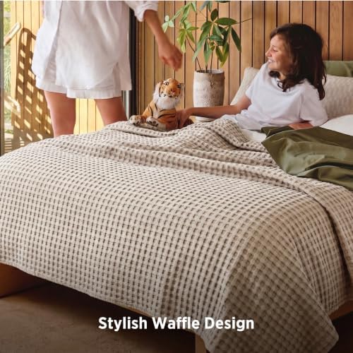 Bedsure Cooling Waffle Blanket for Hot Sleepers - Image 5