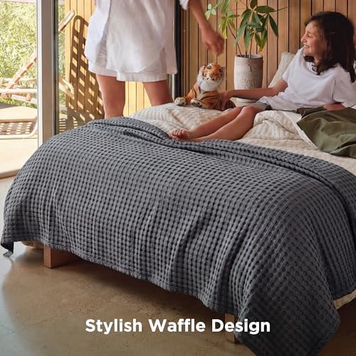 Bedsure Cooling Waffle Blanket for Hot Sleepers, Dark Grey - Image 5
