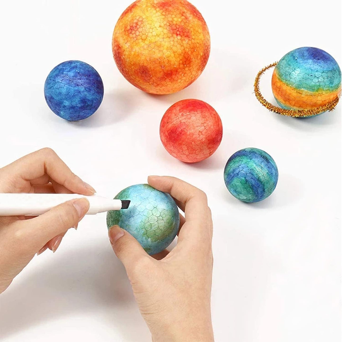 hesmartly 50 Pack Craft Foam Balls,White Polystyrene Smooth Round Balls, 5 Sizes Foam Balls and 2 Pieces Painting Brushes for DIY Projects Arts and Crafts Supplies
