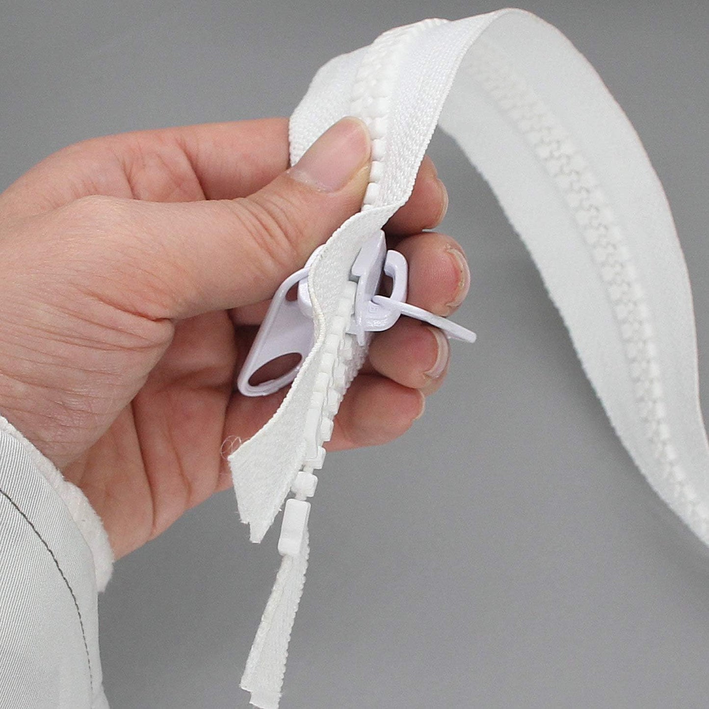 Leekayer 2PCS #10 24 Inch Heavy Duty Zippers for Sewing Separating Large Plastic Zippers White Tape with Double Pull Tab Slider, Sleeping Bag, Boat, Canvas, Cover, Trampoline, Dog Bed,Tent (24" 2pcs)