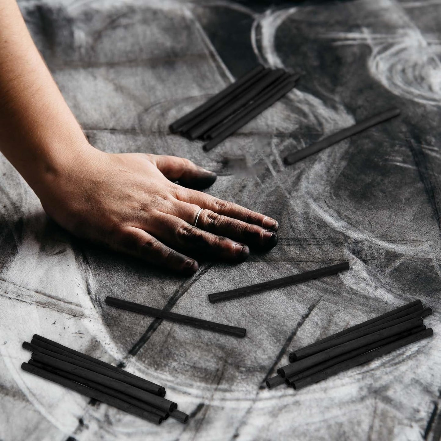 Gueevin 50 Pcs Willow Charcoal Sticks, Willow Charcoal, Artists, Beginners, Students, Perfect for Sketching, Drawing, Shading, and Fine Art Christmas Gifts for Art (7-9mm)
