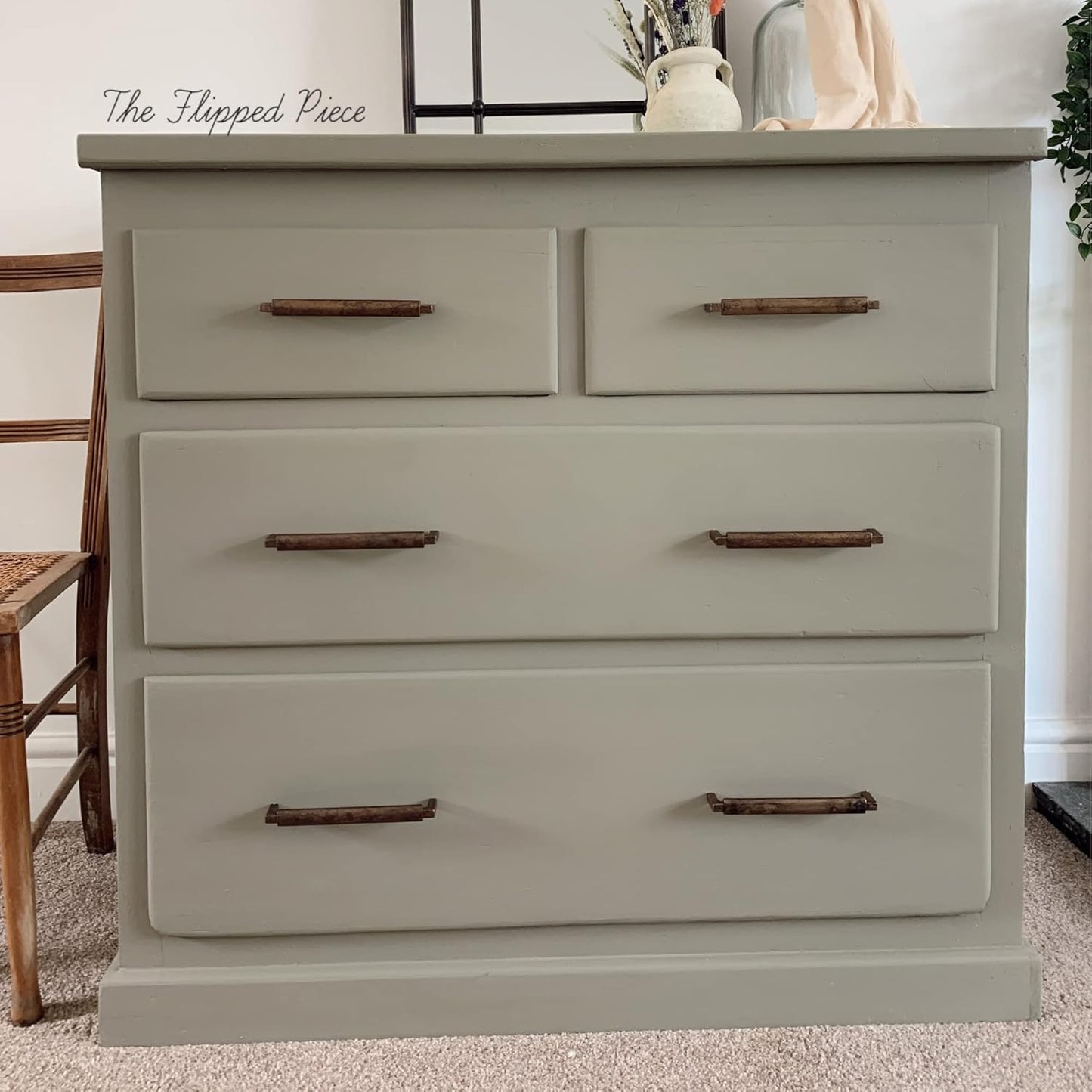 Dixie Belle Paint Company Chalk Finish Furniture Paint - Spanish Moss (8oz) - Matte Succulent Green Chic Chalk Mineral DIY Furniture Paint