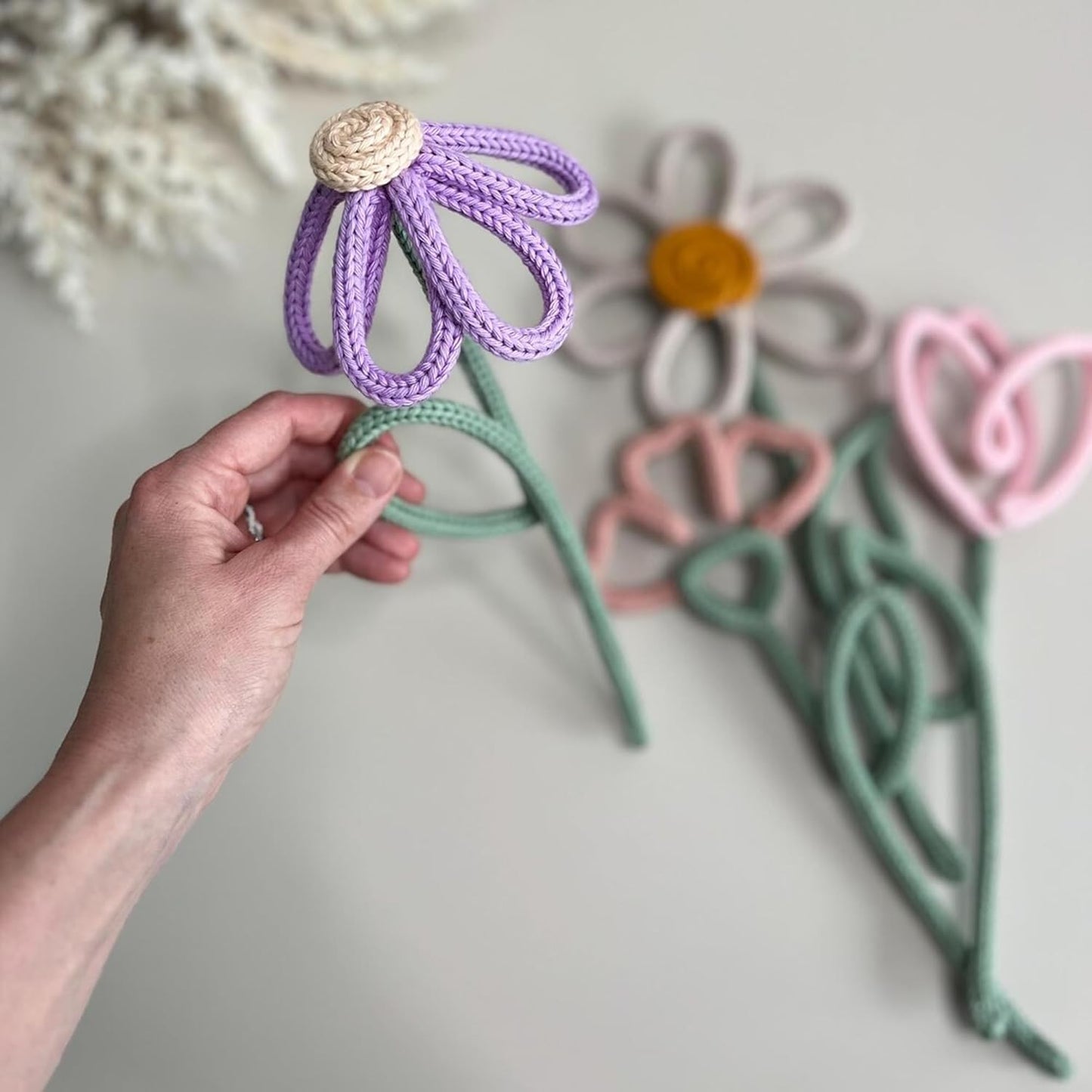 BoFUN DIY Flower Craft Kit for Adults Teens - Floral Wire Art Craft Set with 18 Templates, Wire, Knit Rope | Wedding Party Favors, Women Birthday, Mother’s Day Gifts, Handmade Home Decor (Floral)