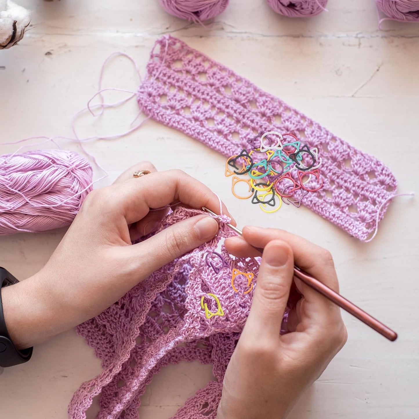 uxcell 50pcs Stitch Markers, Spiral Stitch Markers Crochet Needle Clip Counter Knit Ring Crochet Locking Sewing Accessories for DIY Handcraft Knitting and Crocheting, Orange