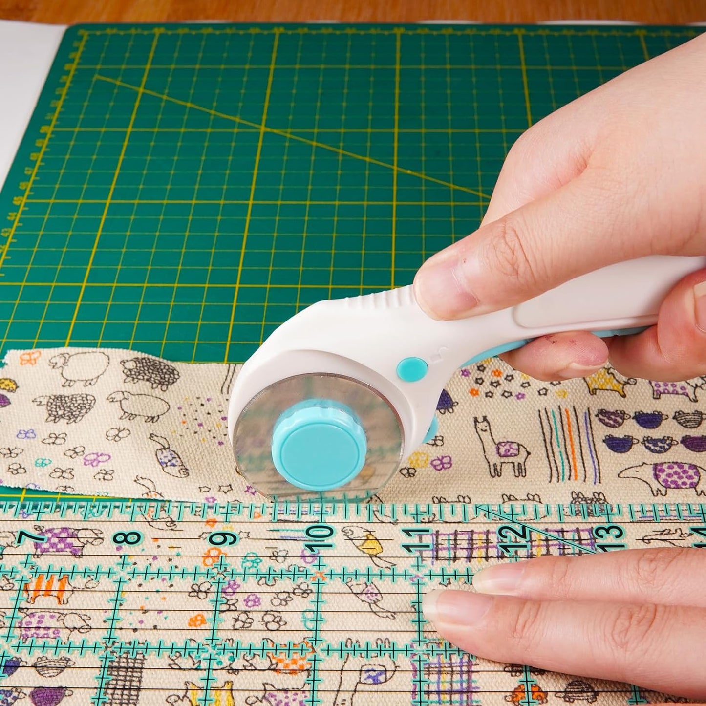 MANUFORE Quilting Ruler 15 x 60cm Sewing Acrylic Ruler Anti-Slip Metric Ruler DIY Quilting Tools with Clear Printed Lines for Precise Cutting