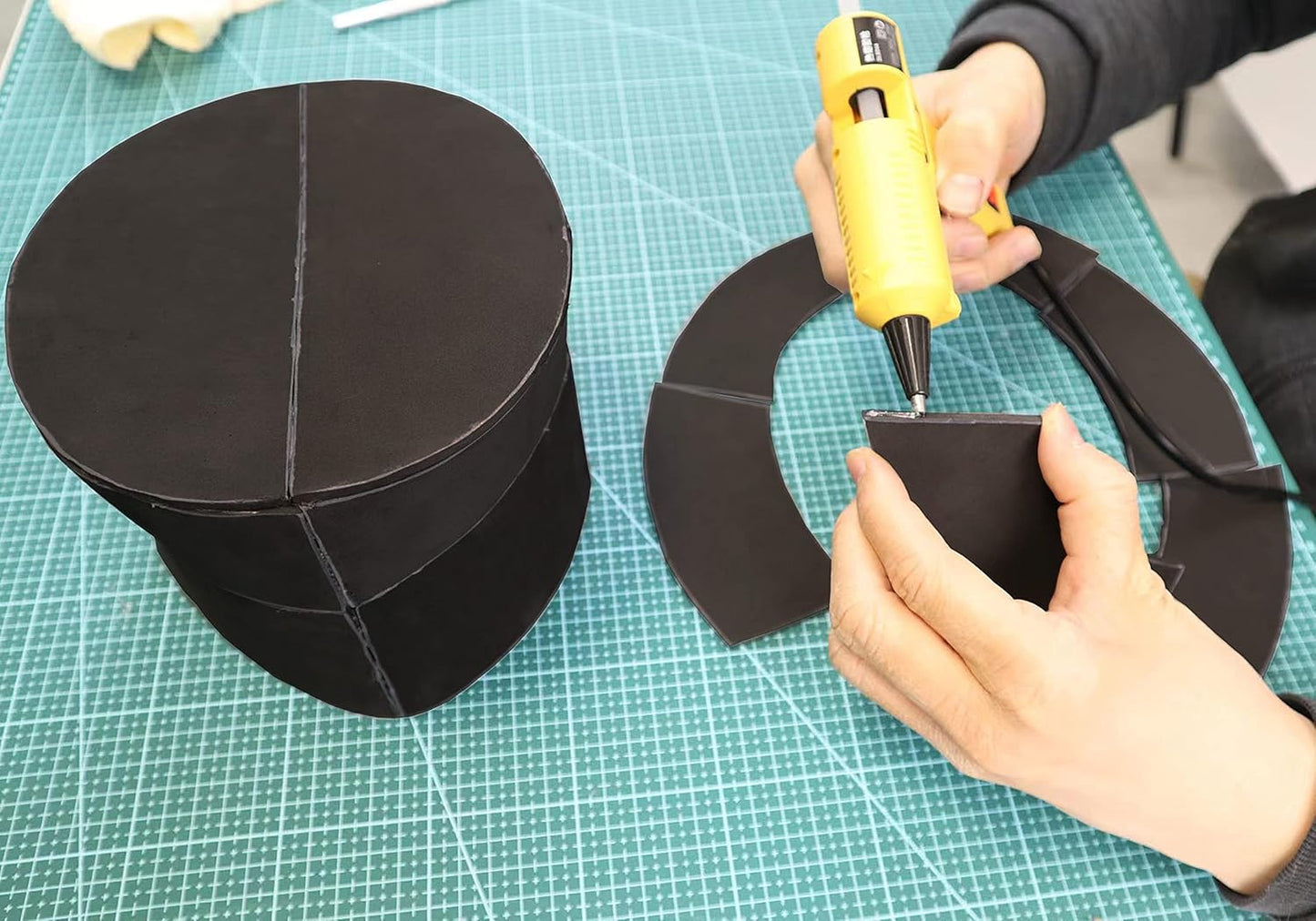 OISAKLD EVA Foam 2mm-10mm 13.7"×39" Craft Foam Sheet 74 kg/m³ Cosplay Foam for Craft Model Cosplay 3mm