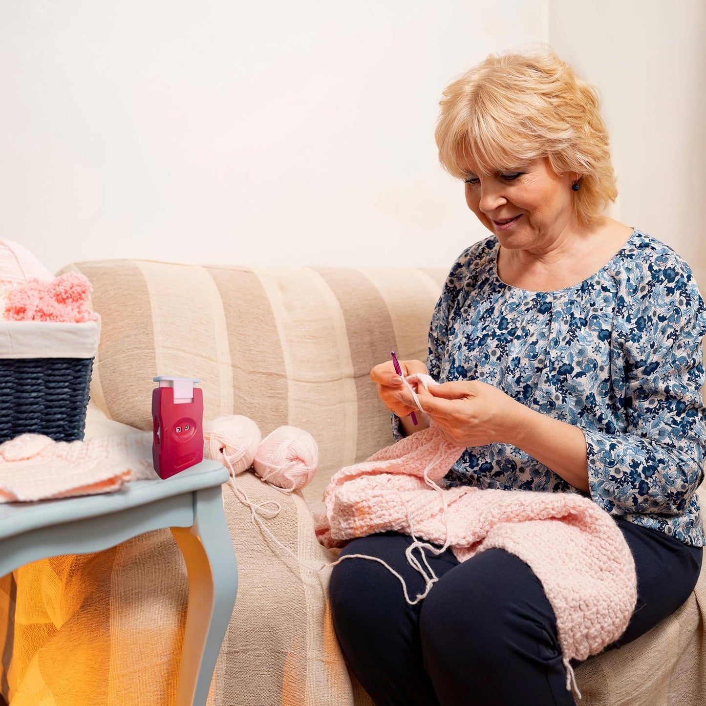 2 Pieces Knitting Counters, Knitting Needle Marking Tool, Plastic Knitting Stitch Counter, Crochet Yarn Row Counter Red