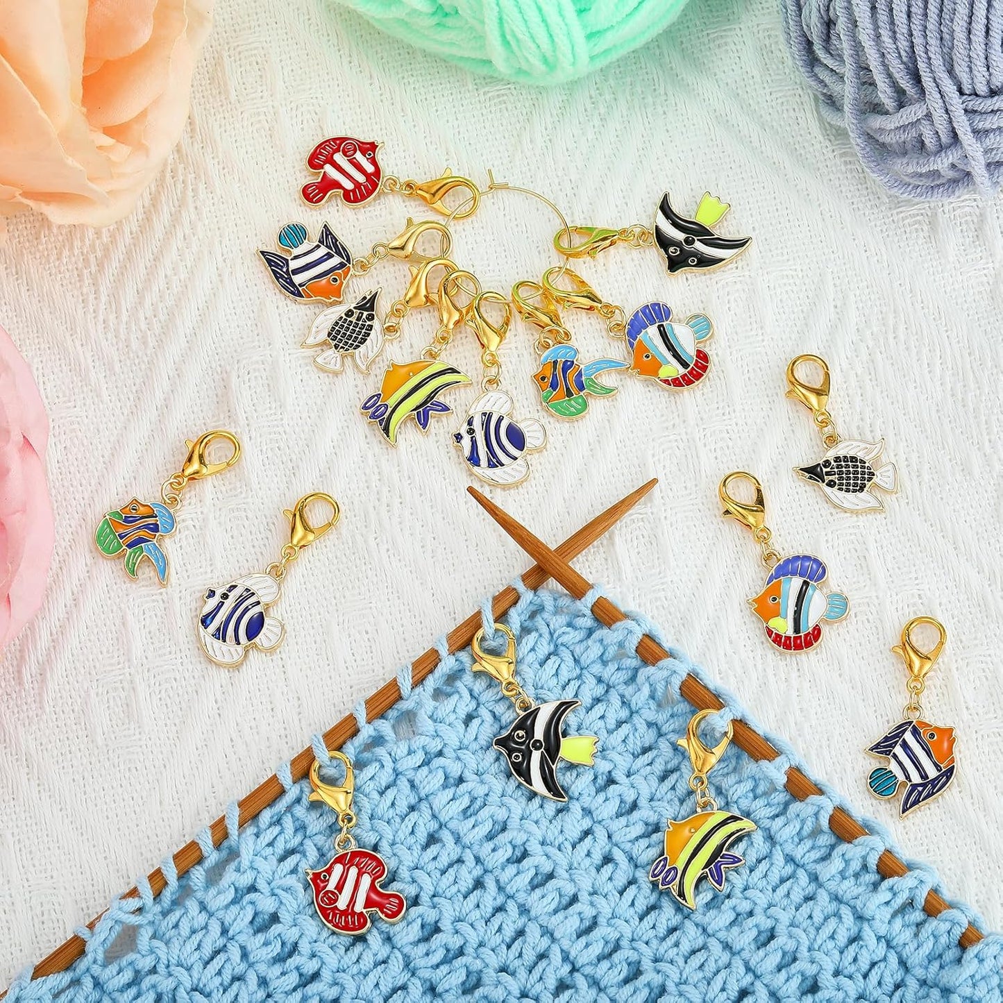 BEEFLYING 16Pcs Fish Stitch Marker Charms for Crocheting and Knitting, 8 Styles Alloy Enemal Crochet Knit Stitch Marker Pendant with Removable Clasp for Knitting Crocheting Accessories