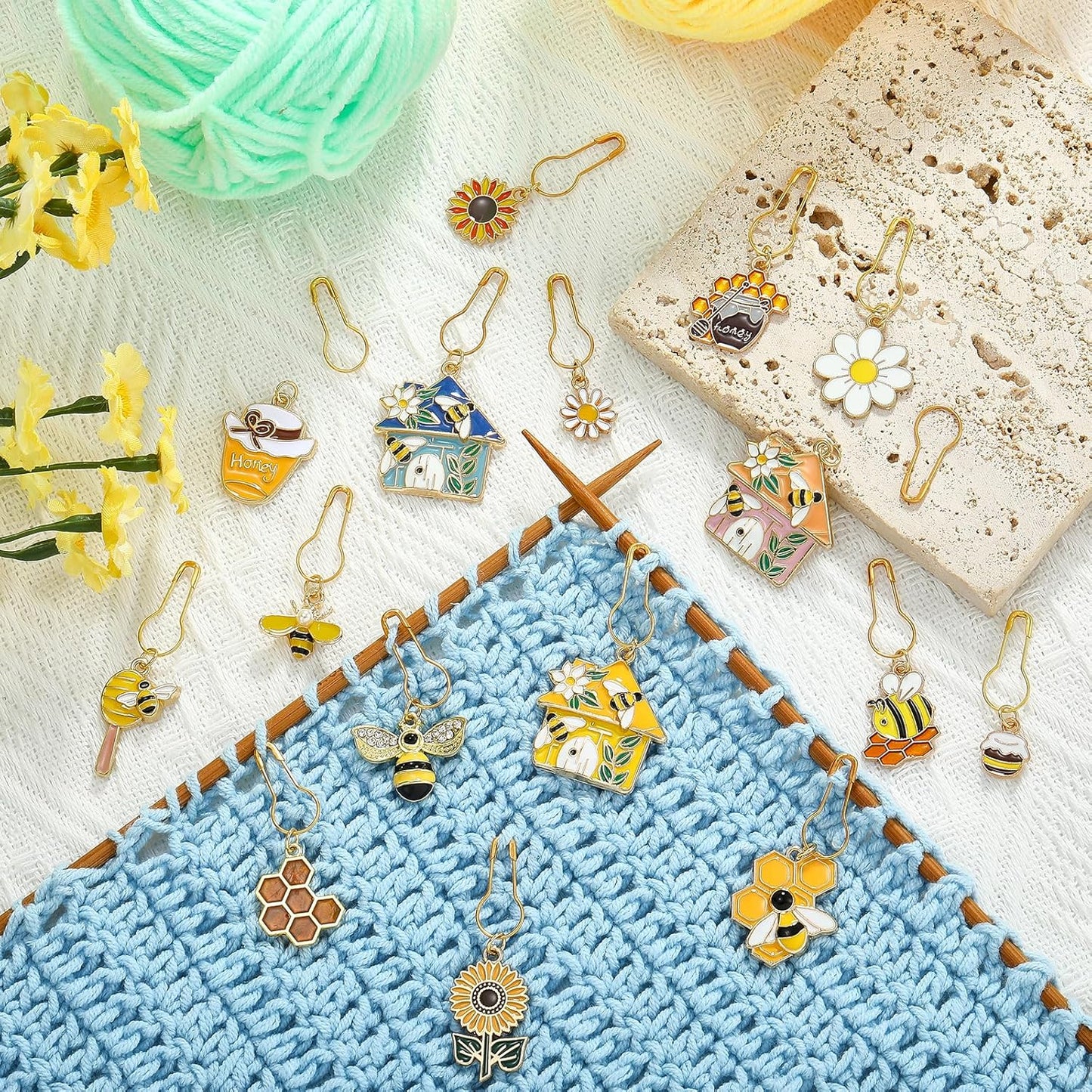 BEEFLYING 16Pcs Bee Honeycomb Stitch Marker Charms, Alloy Enamel Knitting Stitch Marker Charm Pendant for Sewing Crocheting Accessories
